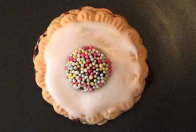 So einfach ist die wahrscheinlich kleinste Kekstorte der&nbsp;Welt